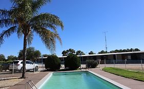Capri Motel